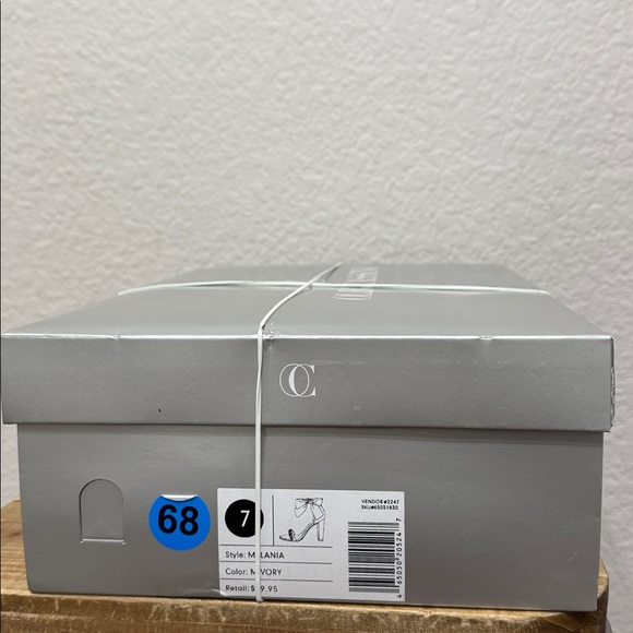 Oleg Cassini Melanie Crystal Strap Heels Sandals Size 7 NEW - Picture 10 of 10